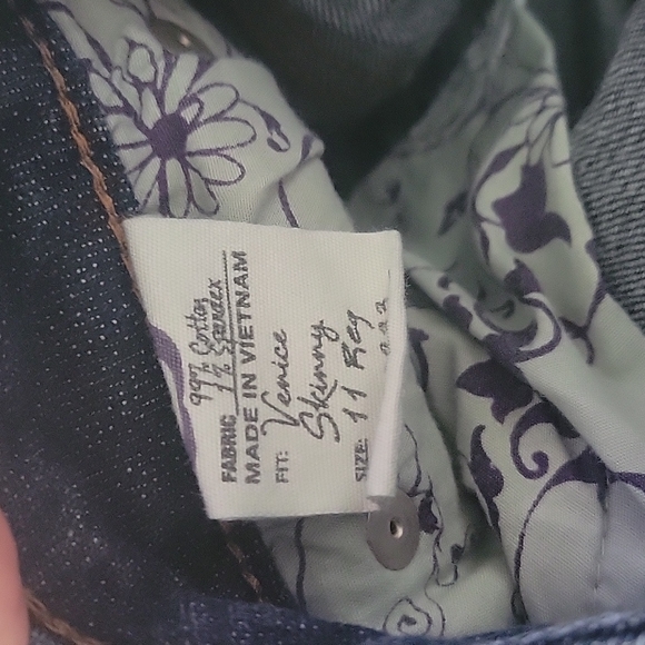 Bullhead Venice Skinny Jeans Like New Size 11 - Picture 7 of 7